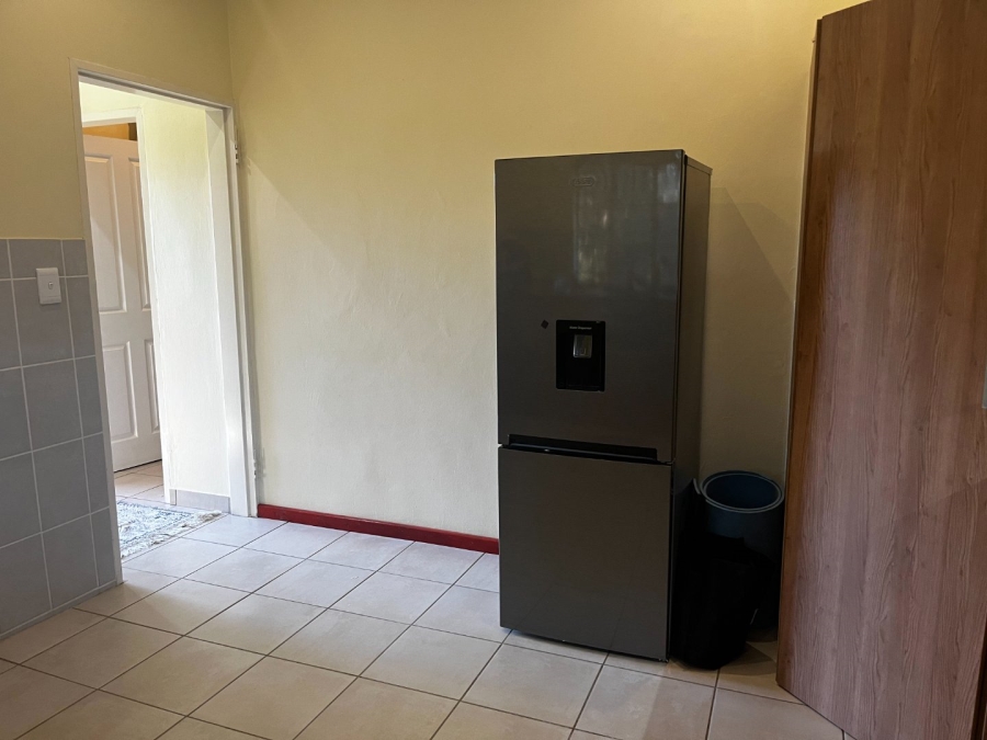 To Let 1 Bedroom Property for Rent in Melodie North West